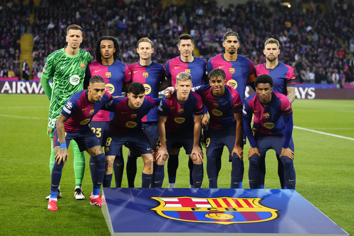 足球界巨星备战国家队比赛火热的简单介绍