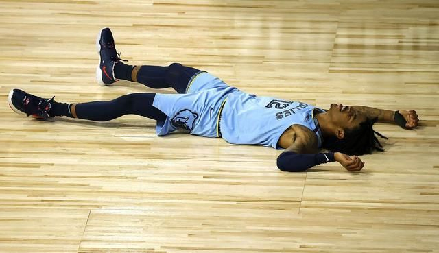 灰熊碾压步行者，欧文高光表现的简单介绍