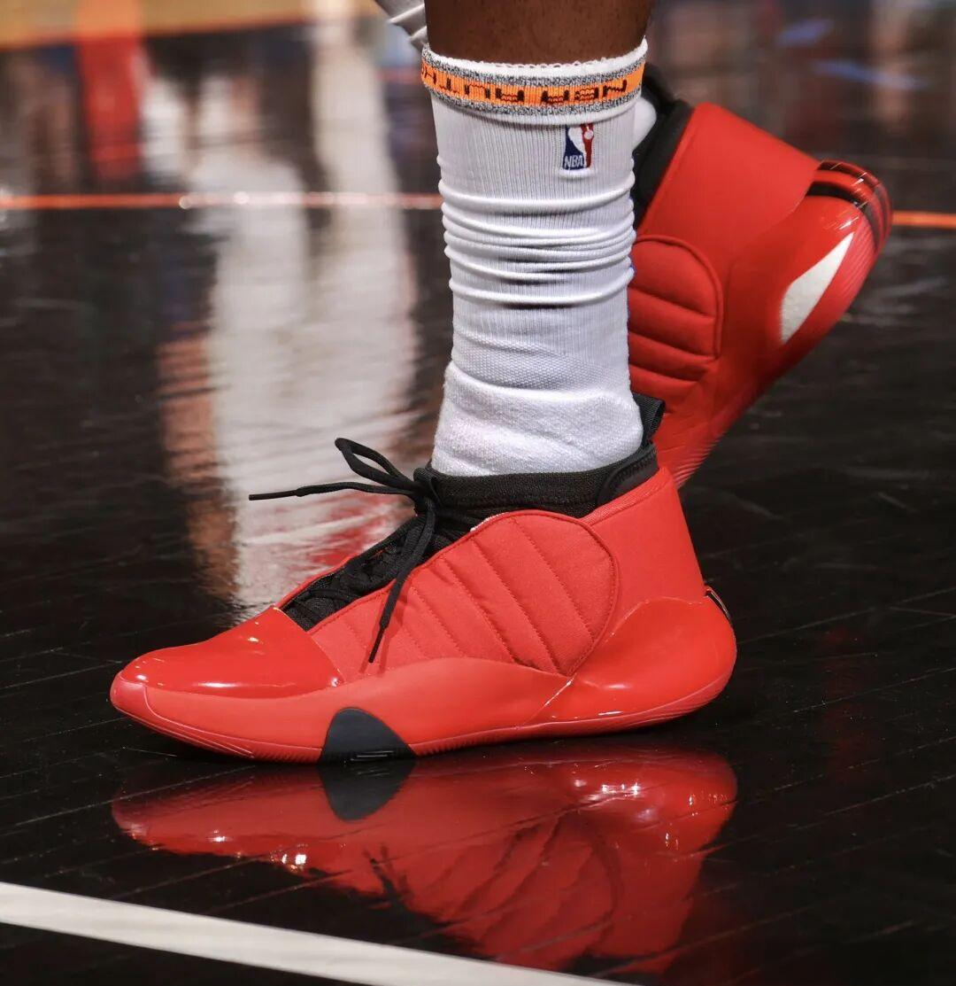 关于上海队力克辽宁队，哈登惊艳四座的信息