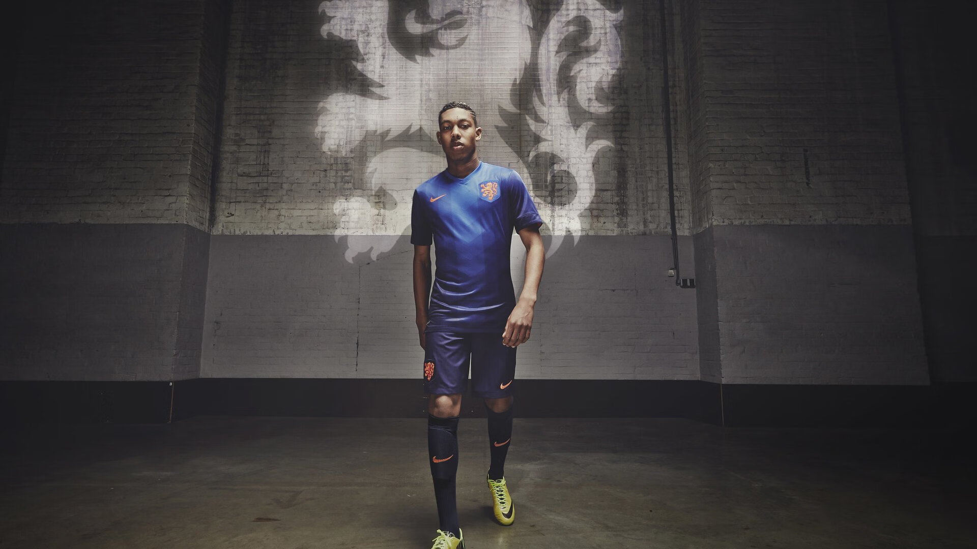 马丁内利一锤定音，AC米兰力克沙特劲旅展现欧陆豪门底蕴